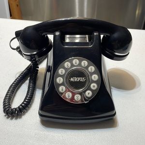 Retro Metropolis push button phone